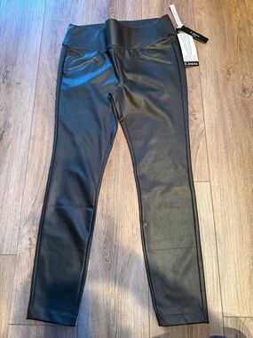 Faux Leather deep Olive look Leggings with Front Zip Pockets NWT size 6